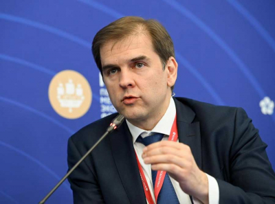 Корнеев, Харитонова и Cross office: как старые связи Лукойла вплелись в новые схемы Газпромнефти