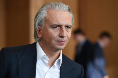 Санкции не добрались до Вадима Гуринова &mdash; он спокойно живет во Франции